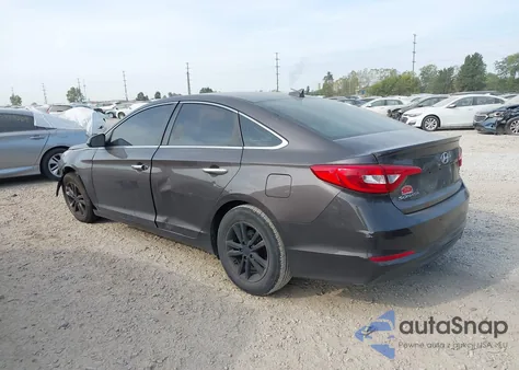 2016 Hyundai Sonata z USA, uszkodzony, nr VIN 5NPE24AF1GH411205